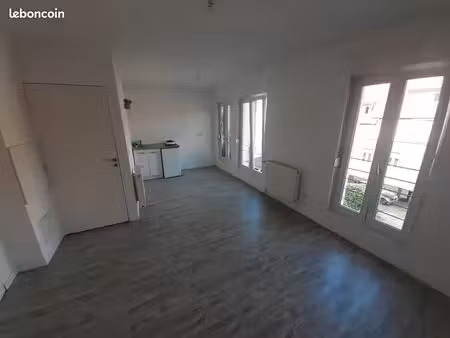 strasbourg tram saint florent studio