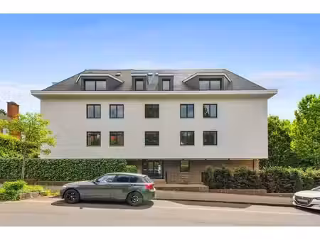 bureaux rénovés de 950 m² à louer à uccle