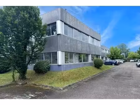 bordeaux lac – bureaux meublés 34 m² (2 pièces) + parking + tram c à 5 min –