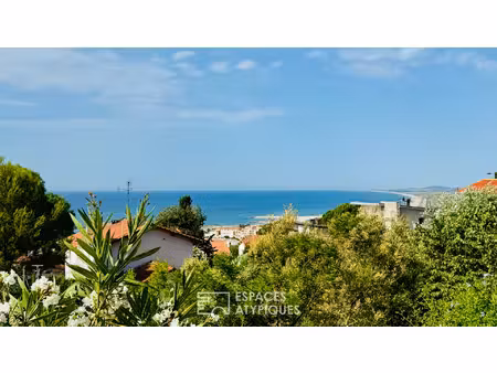 maison avec studio indépendant  face à la mer