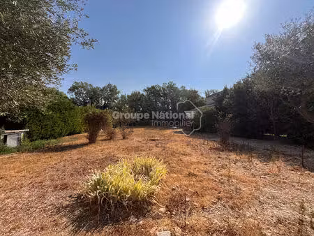 terrain constructible de 755 m2 libre constructeur