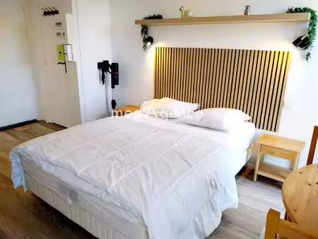 à louer – studio meublé 16 70 m² – jonzac – ascenseur – climatisation – wifi