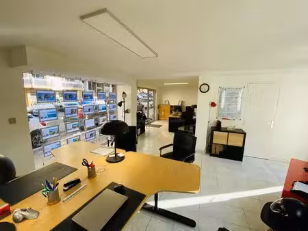 local commercial / professionnel 33 m² + terrasse 24 m² — marseille 7ème (vallon des auffe