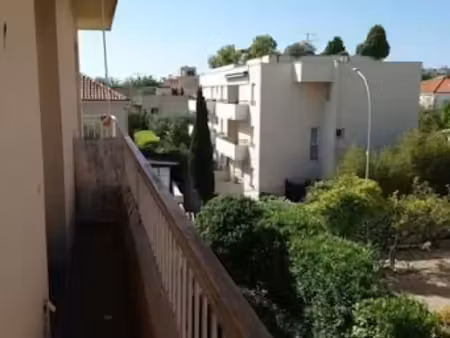 location meublée appartement 1 pièce 23 m² à antibes (06600)  720 €