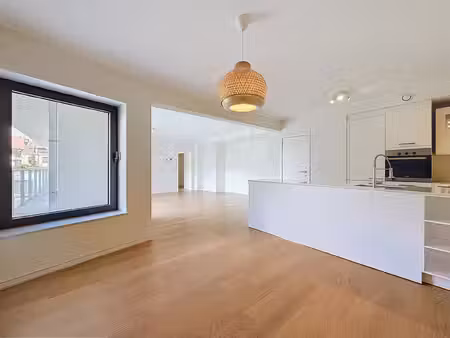 appartement à louer à place des maïeurs 2 woluwe-saint-pierre (rbw66410)