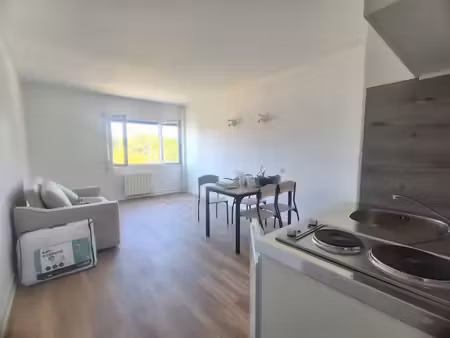 location appartement 1 pièce 28 m² à châtillon-sur-chalaronne (01400)