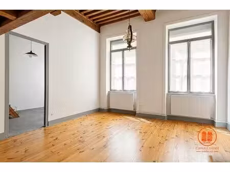 t3/ t4 avec cachet (dpe : c) / croix-rousse centre