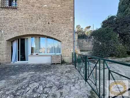 appartement en rez-de-jardin p3 95m2 avec terrasse et 2 plac