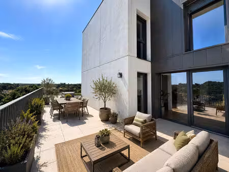 appartement 4 pièces de 105m² + 60m² de terrasse + 2 pk sous-sol ! merignac