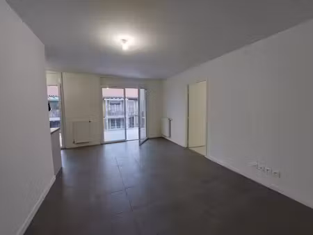 location appartement 4 pièces 70 m² à villeurbanne (69100)