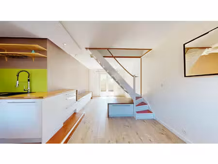 maison t2 bis rénovée avec goût  jardinet  garage et buanderie