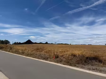 terrain à bâtir de 10 ares idéalement sis au calme