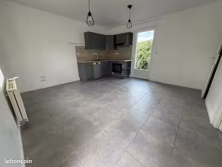 t2 50 m² avec jardin privatif – la couronne – disponible 01/09/2026