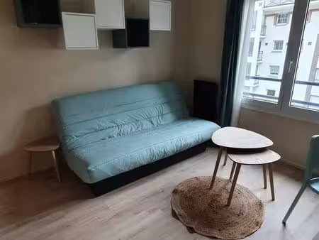 location studio meublé