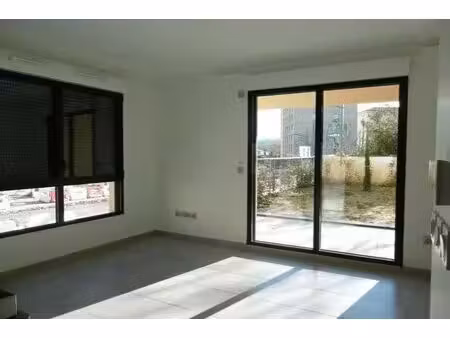 studio vide - aix en provence - en face de la faculté de droit