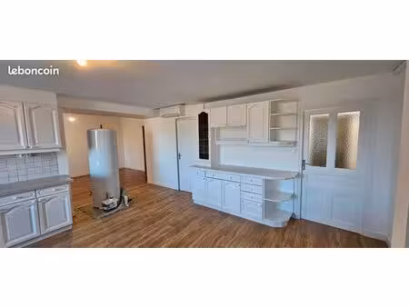 maison de rue a louer 100m²