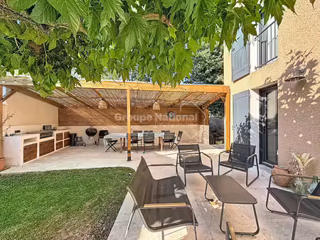 maison 3 chambres avec piscine et garage
