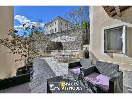 maison coeur de village 279 m2 avec terrasses  vue et garage