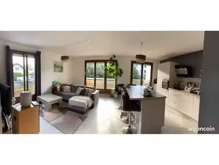 t3 à louer avenue de genève - avec balcon  garage  parking et cave