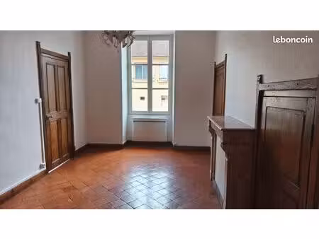 location appartement dans immeuble ancien