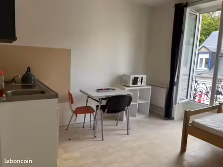 studio meublé en centre ville à proximité du tram