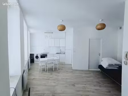 studio 1 pièce 27 m²