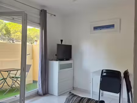 location t1 - 27 m² avec terrasse et parking privatif - quartier château d'o (étudiant uni
