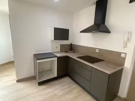 studio 1 pièce 28 m²