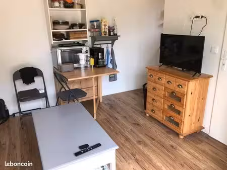 studio proche la-brède dans parc privé