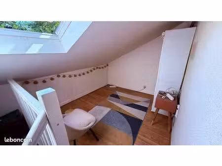 location mezzanine dans maison avec jardin