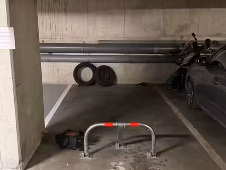 parking saint-denis / sous terrain avec badge et block parking