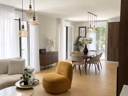 guérande au pied des remparts bel appartement en rez-de-