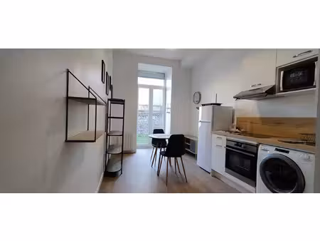 saint etienne appartement meublé entièrement rénové en rez d