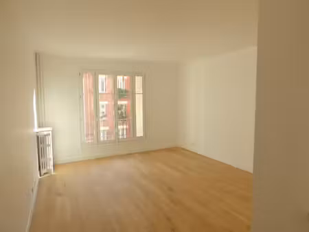 location studio vide / paris 13e arrondissement