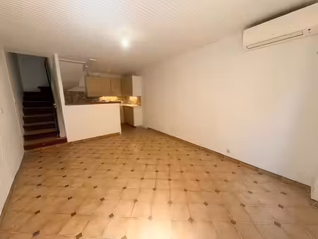 maison de ville 3 pièces à louer à vidauban - réf l2018