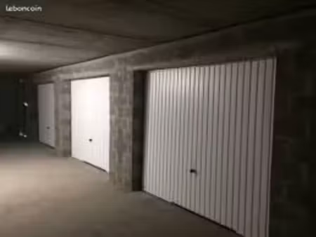 garage / box à louer – centre-ville – résidence sécurisée