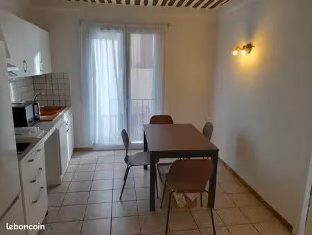 t2 avec clim et garage meublé