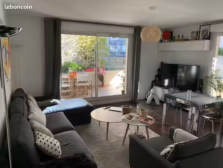 t3 meublé avec terrasse résidence prado verde + box