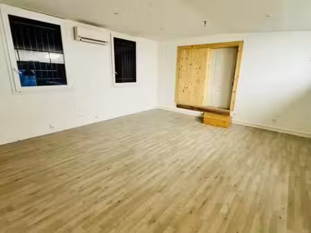 local bureaux 114 m²