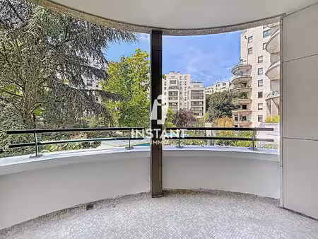 appartement 2 pièces de 55 m² avec deux balcons  parking et ca