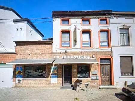 superbe immeuble mixte avec beau rendement de +/- 7%