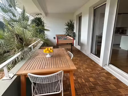 t3 terrasse parc du 26eme centenaire