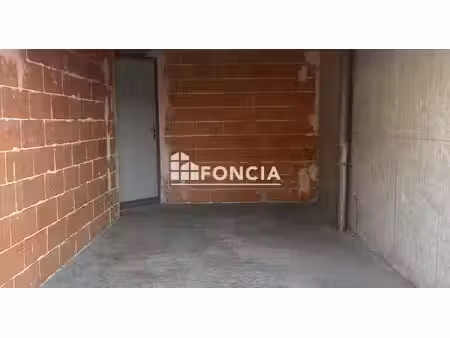 garage dans une résidence sécurisée