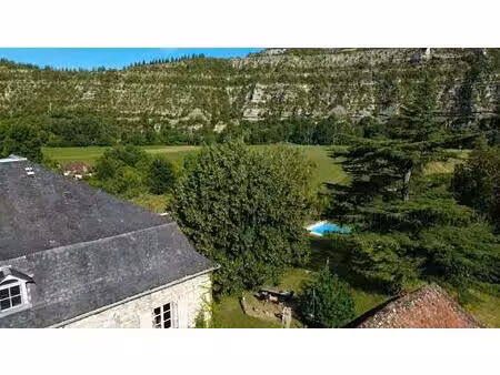 grande maison ancienne au calme