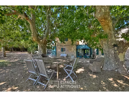 maison familiale authentique avec piscine en petite camargue