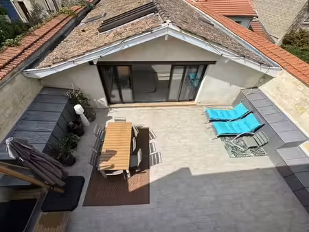 magnifique maison avec terrasse  dépendance et garage à bordeaux