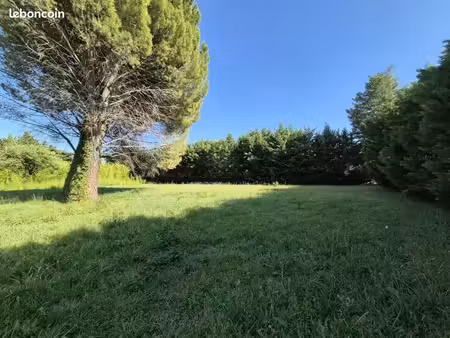 terrain à bâtir de 1205 m² à saint-remy-de-provence (13)