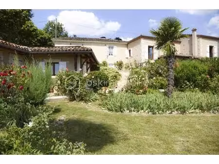 maison en pierre de 491 m² à lectoure