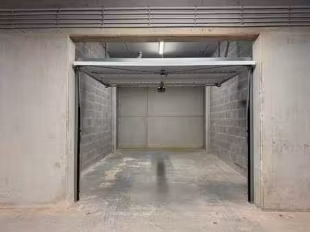 parking / garage