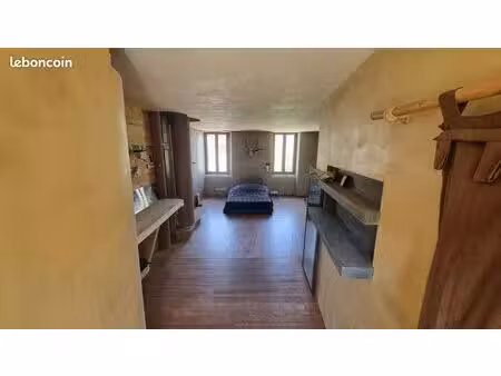 maison de caractère + grange + garage – 500 m² de terrain – ercé 09140